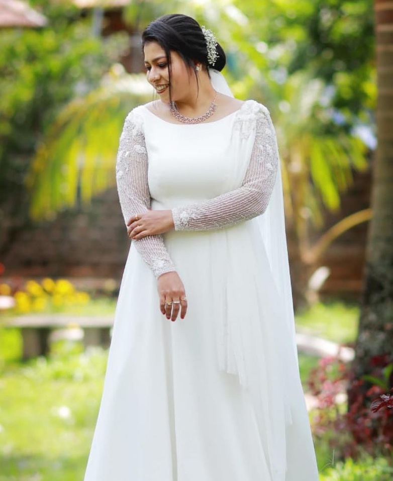 10 Gorgeous wedding dresses with full sleeves from Althea Bridals & Bespoke  – Buzzwording